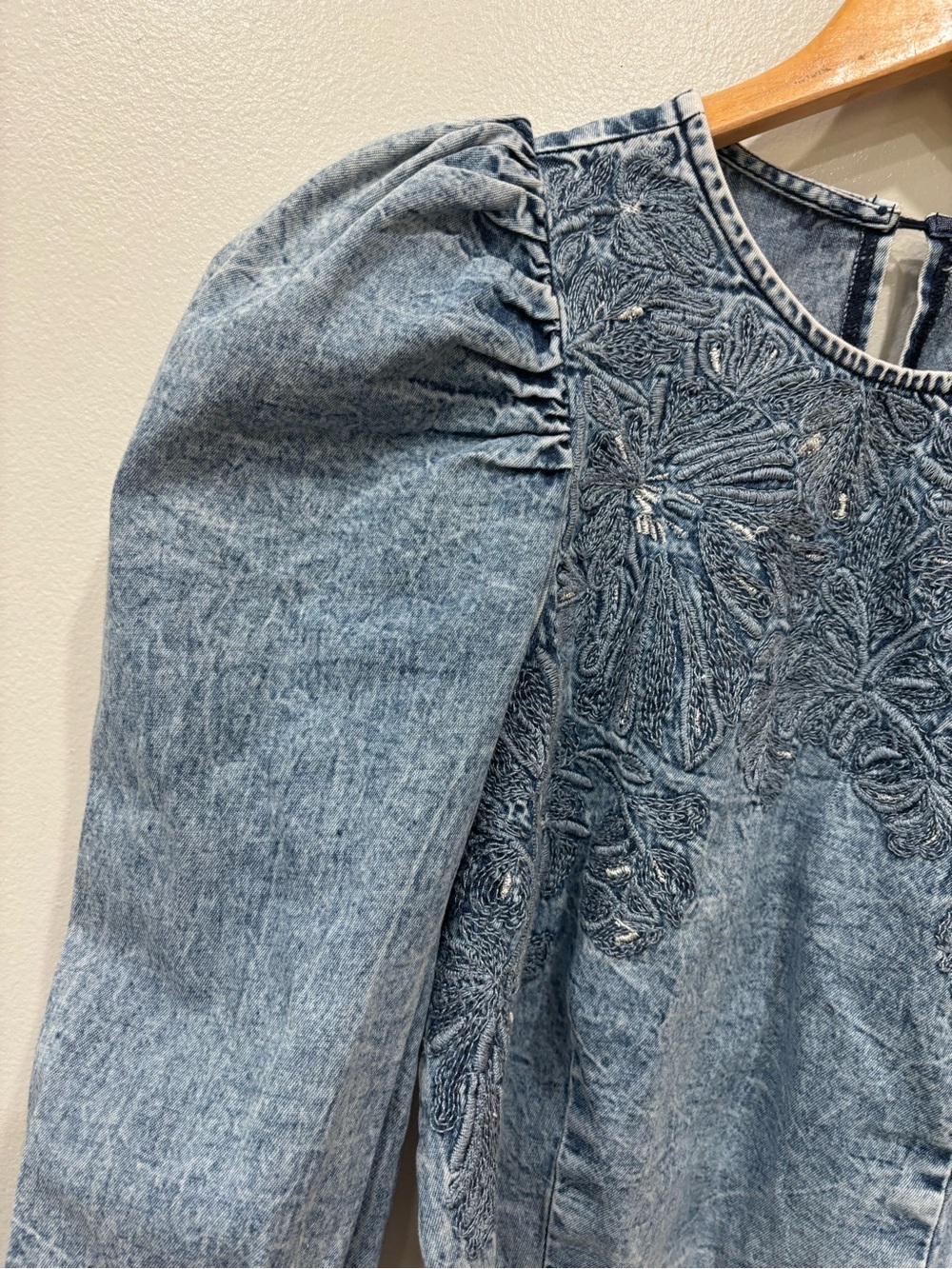 Pilcro Anthropologie Embellished LongSleeve Denim Top Women’s Size XS - Picture 6 of 15